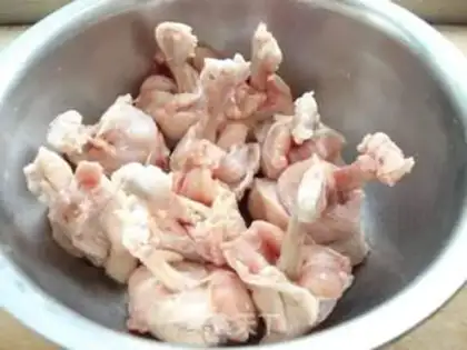 Make Black pepper chicken hammer step 1