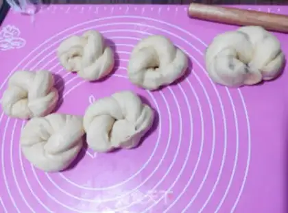 Make Flower bread step 2