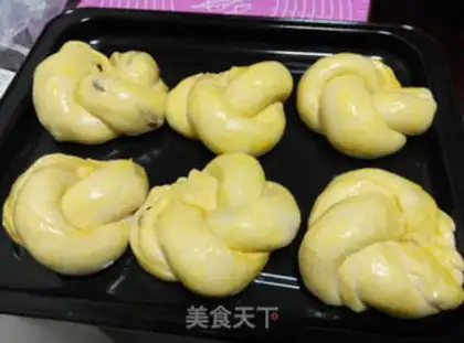 Make Flower bread step 5