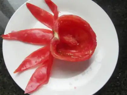 Make Tomato fried eggs step 1