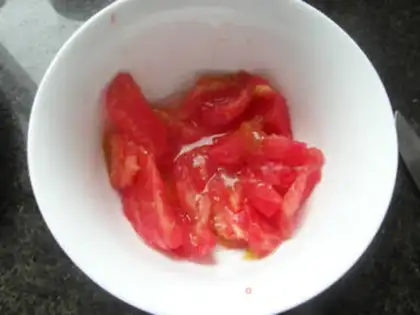 Make Tomato fried eggs step 2