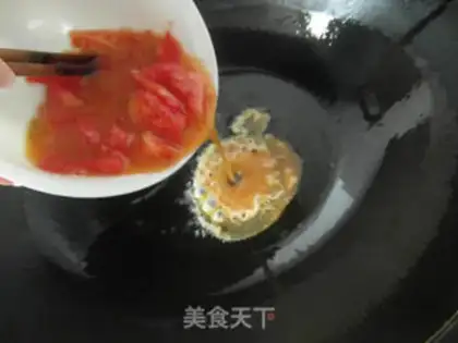 Make Tomato fried eggs step 4