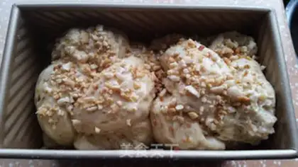 Make walnut peanut toast step 5