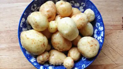 Make Quite a little potato step 1