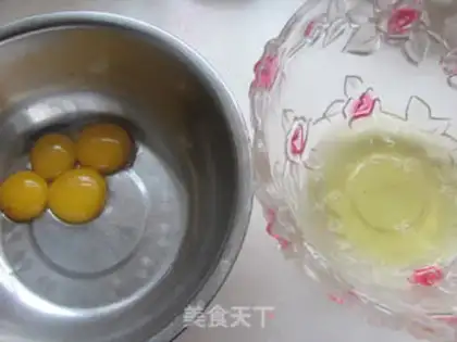 Make Cherry cream rolls step 1