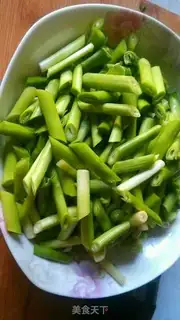 Make Spicy garlic sprouts step 1