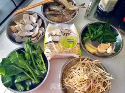 Make The prawns are good-looking step 0