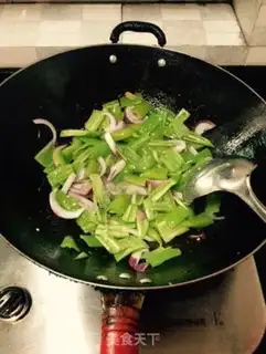Make Pepper onion fried chicken step 3