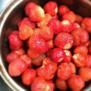 Make Strawberry sauce step 2