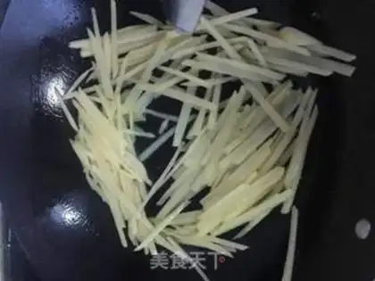 Make Scrambled potatoes and eggs step 3