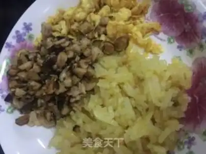 Make Scrambled potatoes and eggs step 5