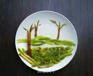 Make Creative fruit platter step 3