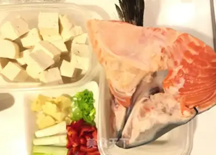 Make Tofu soup for salmon step 1