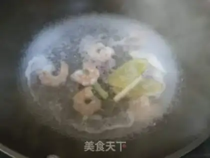 Make Pineapple and shrimp step 2
