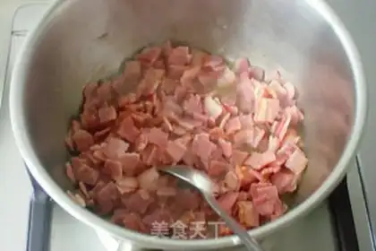 Make Bacon cheese rolls step 1