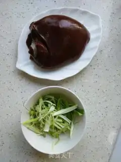 Make Soy soup and liver step 0