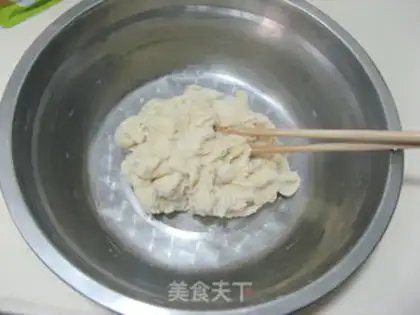 Make The hand tore the strawberry sauce and the sprained bread step 1