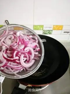 Make Onion shrimp step 2
