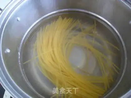Make Shrimp pasta step 1