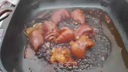 Make Hot pig hoof step 9
