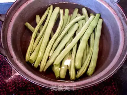 Make Three flowers with beans step 1