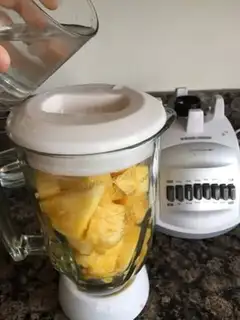Make Ice and fresh pineapple juice step 3