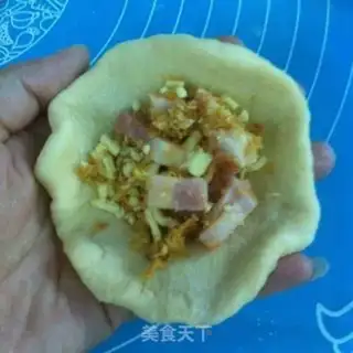 Make Masurila bacon bread step 7