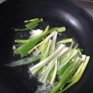 Make Onion noodles step 1