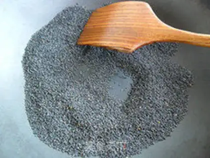 Make Homemade glue cake step 0