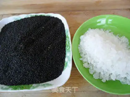 Make Homemade glue cake step 1