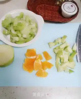 Make Waldorf salad step 1