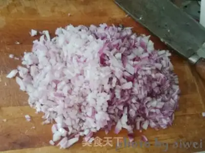 Make Xinjiang baked buns step 4