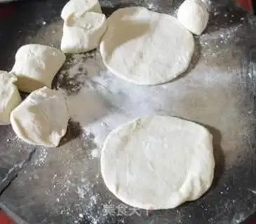 Make Dry onion pork buns step 7