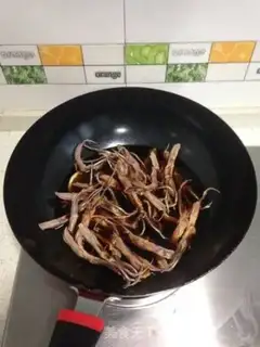 Make Weird duck tongue step 4