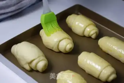 Make Simple butter rolls step 13