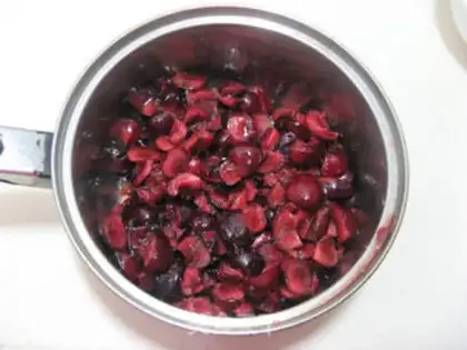 Make Delicious cherry sauce step 0