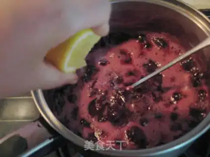 Make Delicious cherry sauce step 5