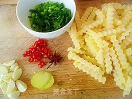 Make Spicy potatoes step 1