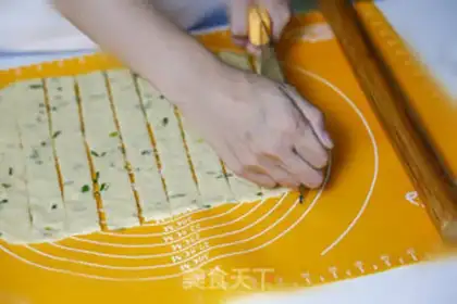 Make Homemade onion combs step 6