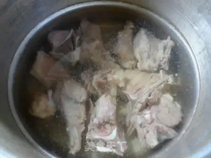 Make The greasy bean bone soup step 4
