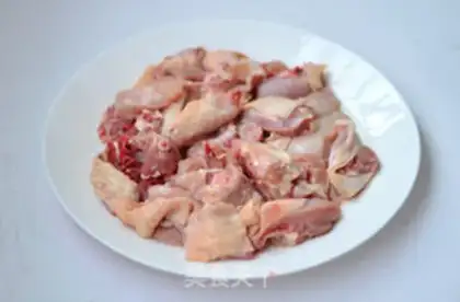 Make Pepper mushroom chicken step 1