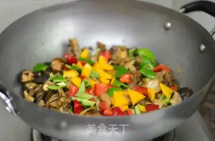 Make Pepper mushroom chicken step 11