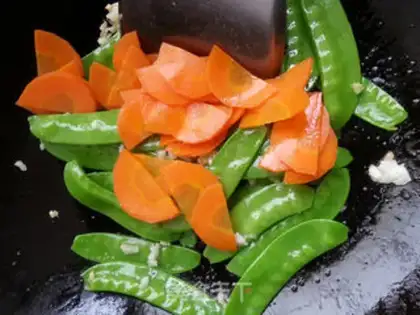Make A cashew carrot with Dutch beans step 8