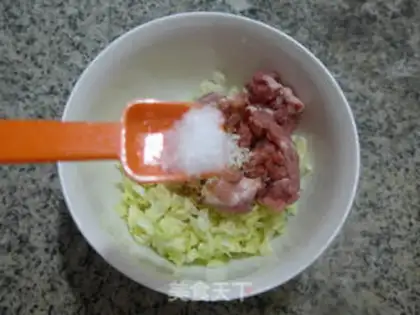 Make Round cabbage pork box step 5