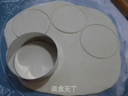 Make Round cabbage pork box step 9