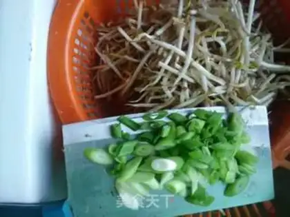 Make Bean sprouts step 0