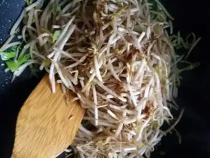 Make Bean sprouts step 3