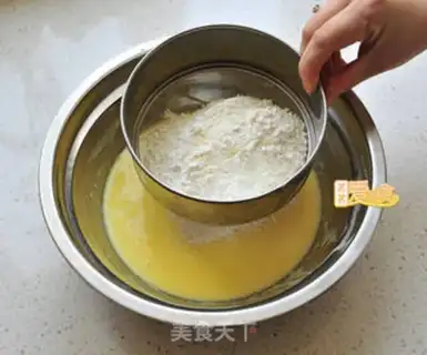 Make Low-fat yogurt cherry cake step 1