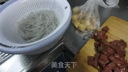 Make A simple duck blood fan soup step 0