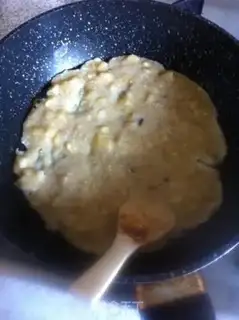 Make Caramel banana pancakes step 3
